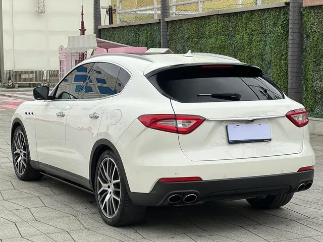 Maserati Levante 2018 3.0T Classic Edition exterior photo 4 Maserati Levante 2018 3.0T Classic Edition exterior photo 4
