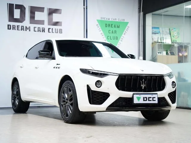 Maserati Levante 2022 3.0T Modena interior photo 17 Maserati Levante 2022 3.0T Modena interior photo 17