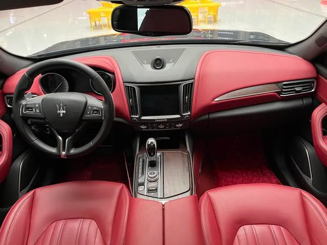Maserati Levante 2016 3.0T Levante interior photo 6 Maserati Levante 2016 3.0T Levante interior photo 6