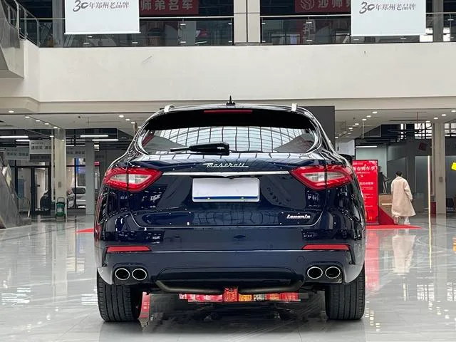 Maserati Levante 2016 3.0T Levante interior photo 8 Maserati Levante 2016 3.0T Levante interior photo 8