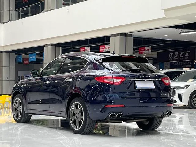 Maserati Levante 2016 3.0T Levante interior photo 9 Maserati Levante 2016 3.0T Levante interior photo 9