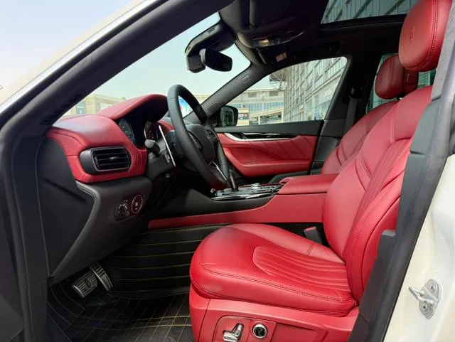 Maserati Levante 2021 3.0T Standard Edition exterior photo 2 Maserati Levante 2021 3.0T Standard Edition exterior photo 2