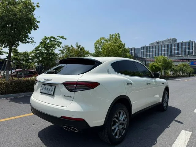 Maserati Levante 2021 3.0T Standard Edition interior photo 7 Maserati Levante 2021 3.0T Standard Edition interior photo 7