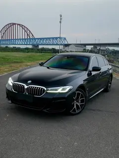 BMW 5 Series 2023 530Li Премиум-класса M Спортивный костюм