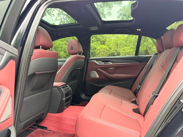 BMW 5 Series 2023 Reforma 530Li Líder M Conjunto deportivo interior foto 8 BMW 5 Series 2023 Reforma 530Li Líder M Conjunto deportivo interior foto 8
