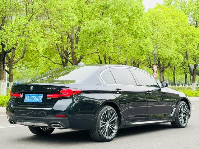 BMW 5 Series 2023 Reforma 530Li Líder M Conjunto deportivo interior foto 11 BMW 5 Series 2023 Reforma 530Li Líder M Conjunto deportivo interior foto 11
