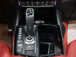 Maserati Levante 2022 3.0T Modena interior photo 17 Maserati Levante 2022 3.0T Modena interior photo 17