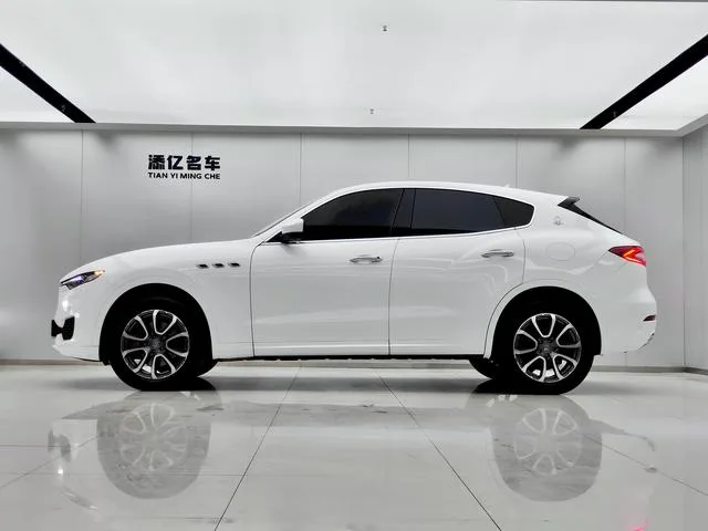 Maserati Levante 2016 3.0T Levante exterior foto 4 Maserati Levante 2016 3.0T Levante exterior foto 4