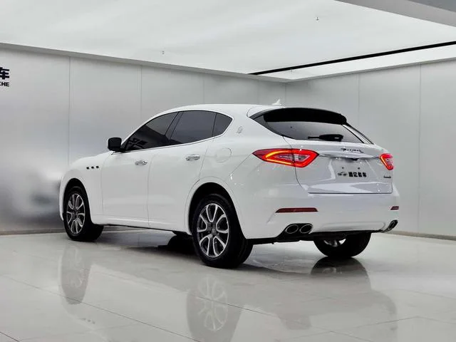 Maserati Levante 2016 3.0T Levante exterior foto 5 Maserati Levante 2016 3.0T Levante exterior foto 5