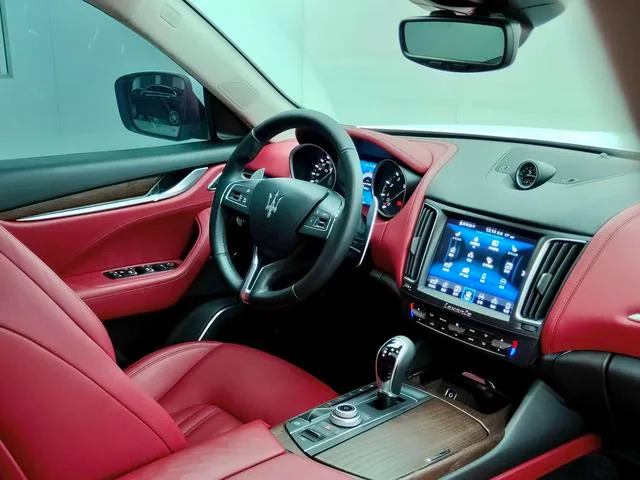 Maserati Levante 2016 3.0T Levante interior foto 12 Maserati Levante 2016 3.0T Levante interior foto 12