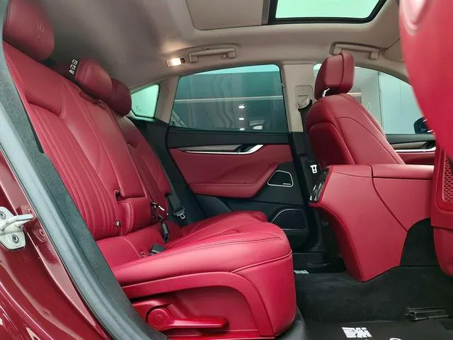 Maserati Levante 2016 3.0T Levante interior foto 14 Maserati Levante 2016 3.0T Levante interior foto 14