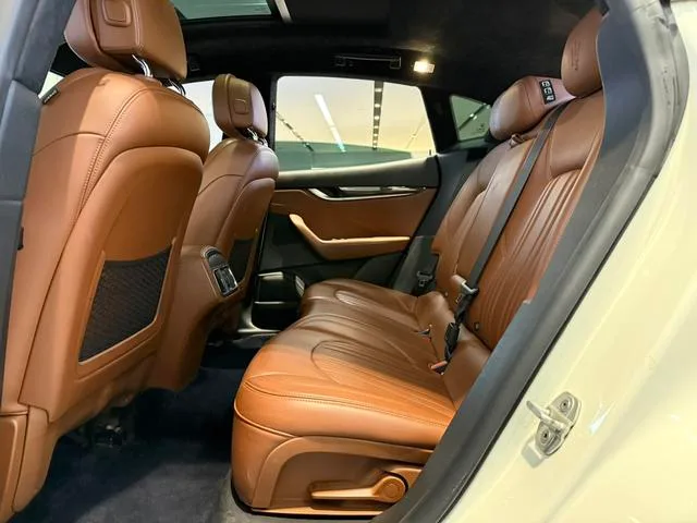 Maserati Levante 2016 3.0T Levante interior photo 11 Maserati Levante 2016 3.0T Levante interior photo 11
