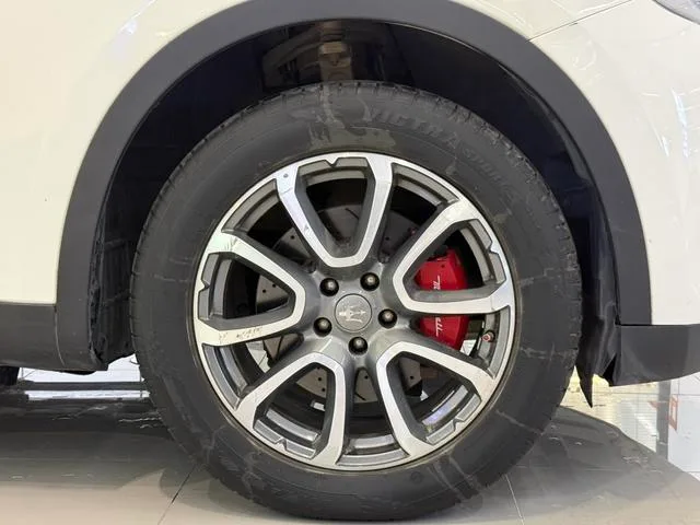 Maserati Levante 2016 3.0T Levante interior photo 17 Maserati Levante 2016 3.0T Levante interior photo 17