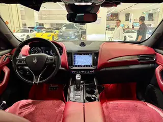 Maserati Levante 2022 3.0T Modena interior photo 9 Maserati Levante 2022 3.0T Modena interior photo 9