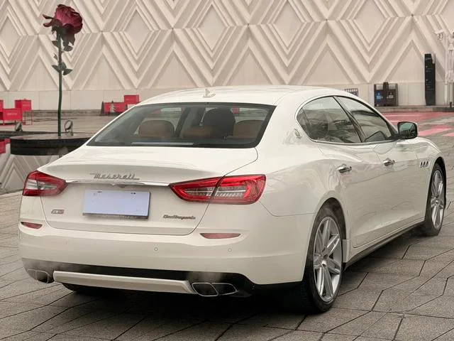 Maserati Quattroporte 2013 3.8T Tipo estándar exterior foto 6 Maserati Quattroporte 2013 3.8T Tipo estándar exterior foto 6