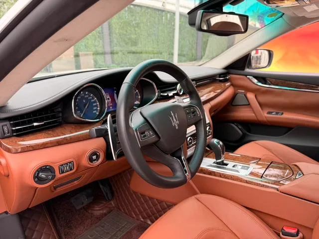 Maserati Quattroporte 2013 3.8T Tipo estándar exterior foto 9 Maserati Quattroporte 2013 3.8T Tipo estándar exterior foto 9
