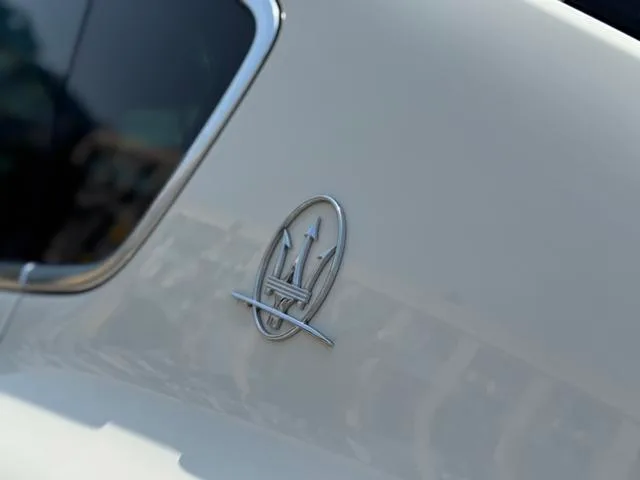 Maserati Levante 2016 3.0T Levante interior photo 11 Maserati Levante 2016 3.0T Levante interior photo 11