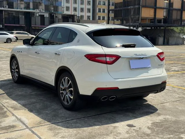 Maserati Levante 2016 3.0T Levante interior photo 12 Maserati Levante 2016 3.0T Levante interior photo 12