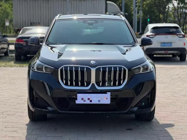 BMW X1 2023 sDrive25Li M Ensemble de sport extérieur photo 2 BMW X1 2023 sDrive25Li M Ensemble de sport extérieur photo 2