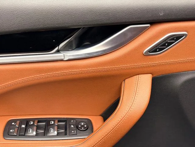 Maserati Levante 2020 3.0T Standard Edition interior photo 11 Maserati Levante 2020 3.0T Standard Edition interior photo 11