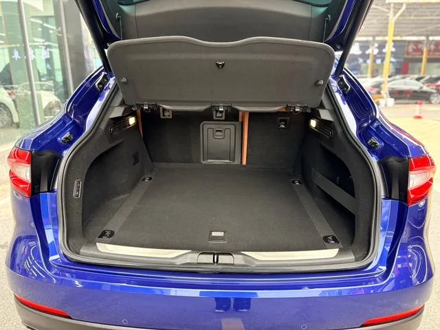 Maserati Levante 2020 3.0T Standard Edition interior photo 15 Maserati Levante 2020 3.0T Standard Edition interior photo 15