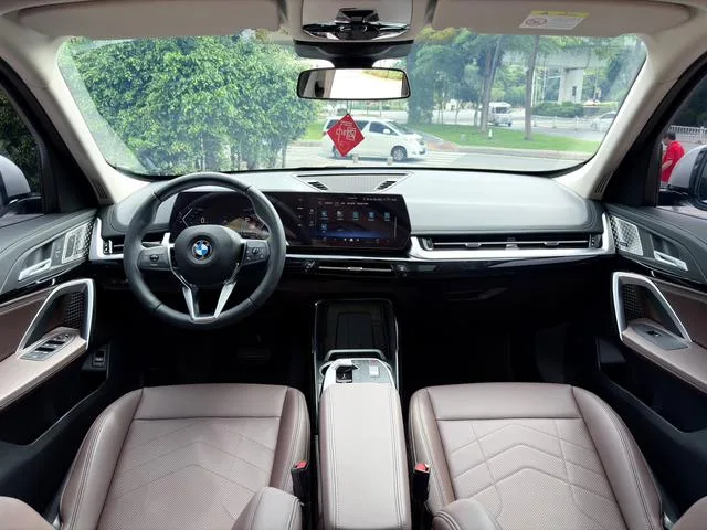 BMW X1 2023 sDrive25Li X Design Suit interior photo 12 BMW X1 2023 sDrive25Li X Design Suit interior photo 12