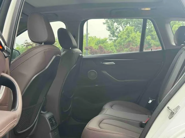 BMW X1 2020 sDrive25Li Leading Type exterior photo 7 BMW X1 2020 sDrive25Li Leading Type exterior photo 7
