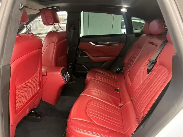 Maserati Levante 2016 3.0T Levante interior photo 15 Maserati Levante 2016 3.0T Levante interior photo 15