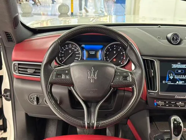 Maserati Levante 2016 3.0T Levante interior photo 17 Maserati Levante 2016 3.0T Levante interior photo 17