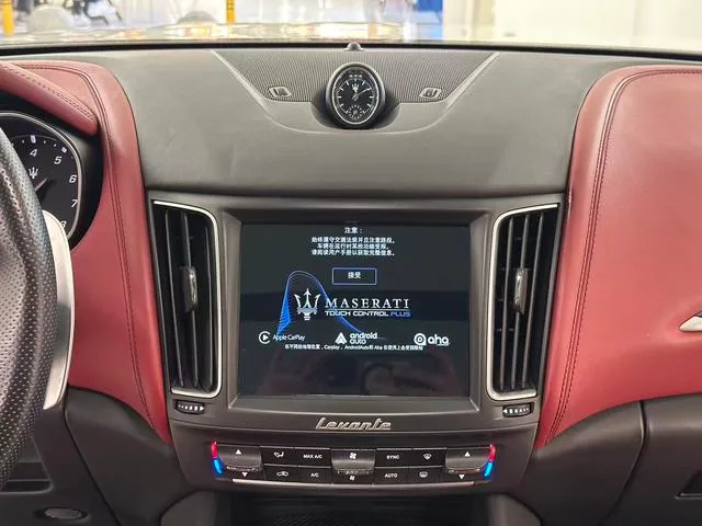 Maserati Levante 2016 3.0T Levante interior photo 19 Maserati Levante 2016 3.0T Levante interior photo 19