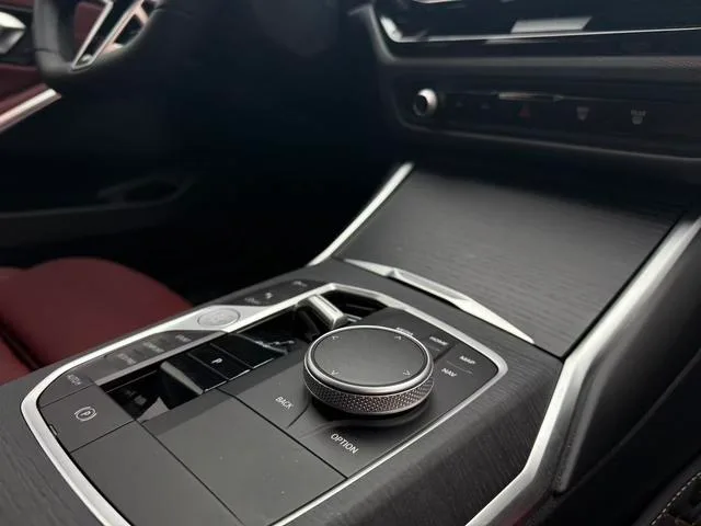 BMW 3 Series 2025 325Li M Sports suit interior photo 11 BMW 3 Series 2025 325Li M Sports suit interior photo 11