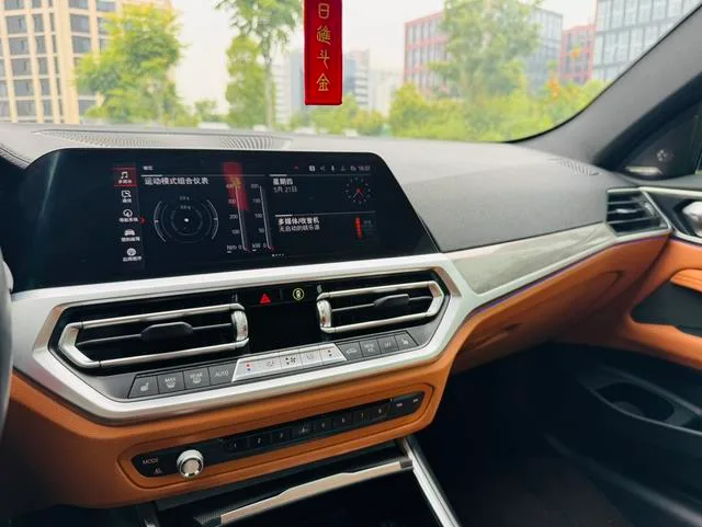 BMW 4 Series 2021 430i M Sports Night Suit interior photo 9 BMW 4 Series 2021 430i M Sports Night Suit interior photo 9