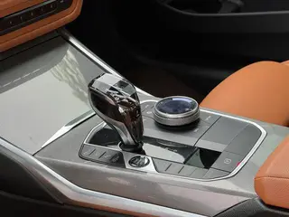 BMW 4 Series 2021 430i M Sports Night Suit interior photo 12 BMW 4 Series 2021 430i M Sports Night Suit interior photo 12