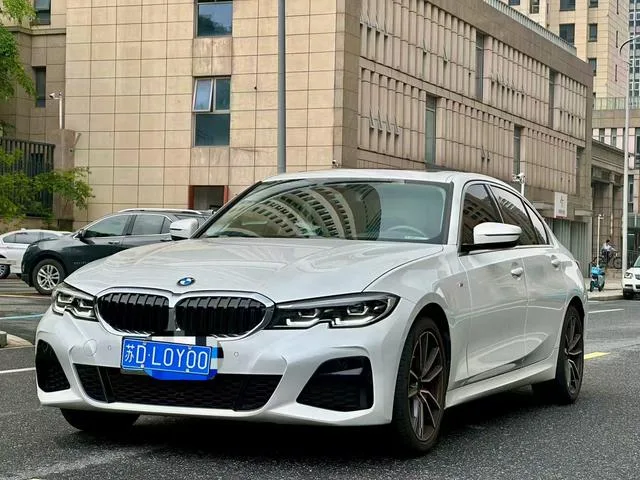 BMW 3 Series 2022 325Li M Sports suit exterior photo 1 BMW 3 Series 2022 325Li M Sports suit exterior photo 1