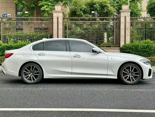 BMW 3 Series 2022 325Li M Sports suit exterior photo 4 BMW 3 Series 2022 325Li M Sports suit exterior photo 4