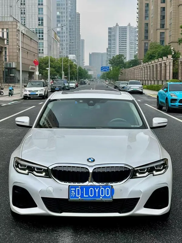 BMW 3 Series 2022 325Li M Sports suit exterior photo 5 BMW 3 Series 2022 325Li M Sports suit exterior photo 5