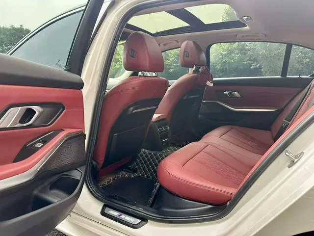 BMW 3 Series 2022 325Li M Sports suit interior photo 6 BMW 3 Series 2022 325Li M Sports suit interior photo 6