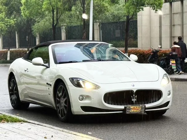 Maserati GranCabrio 2010 4.7L Automatic exterior photo 3 Maserati GranCabrio 2010 4.7L Automatic exterior photo 3