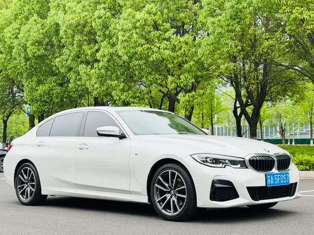 BMW 3 Series 2021 Reforma 325Li M Conjunto deportivo exterior foto 3 BMW 3 Series 2021 Reforma 325Li M Conjunto deportivo exterior foto 3