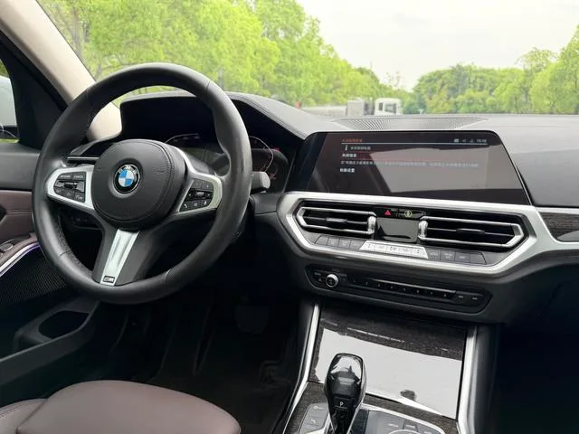 BMW 3 Series 2021 Reforma 325Li M Conjunto deportivo exterior foto 7 BMW 3 Series 2021 Reforma 325Li M Conjunto deportivo exterior foto 7