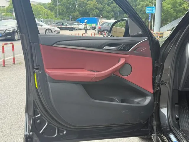 BMW X3 2022 xDrive30i Premium Class M Obsidian Night Suit interior photo 12 BMW X3 2022 xDrive30i Premium Class M Obsidian Night Suit interior photo 12