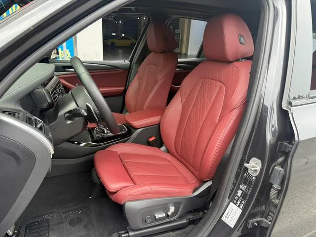 BMW X3 2022 xDrive30i Premium Class M Obsidian Night Suit interior photo 15 BMW X3 2022 xDrive30i Premium Class M Obsidian Night Suit interior photo 15