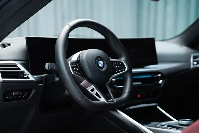 BMW 4 Series 2024 430i M Traje nocturno deportivo Yao interior foto 6 BMW 4 Series 2024 430i M Traje nocturno deportivo Yao interior foto 6