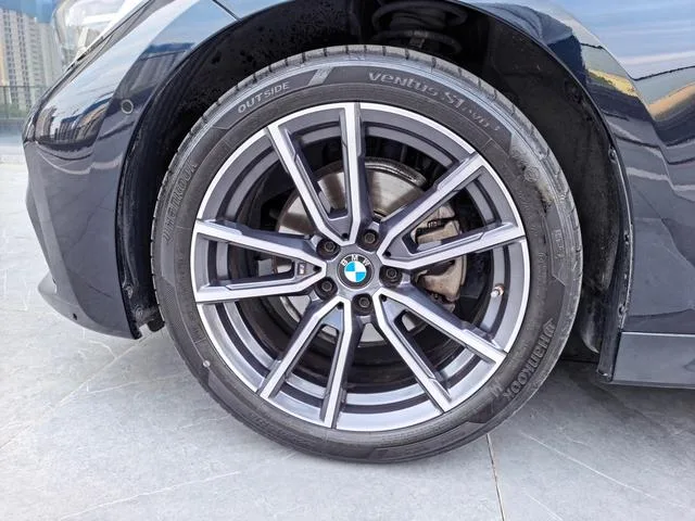 BMW 3 Series 2022 325i M Sports suit exterior photo 5 BMW 3 Series 2022 325i M Sports suit exterior photo 5