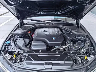 BMW 3 Series 2022 325i M Sports suit interior photo 14 BMW 3 Series 2022 325i M Sports suit interior photo 14