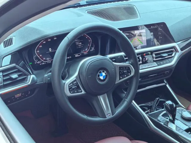 BMW 3 Series 2022 325i M Sports suit interior photo 16 BMW 3 Series 2022 325i M Sports suit interior photo 16