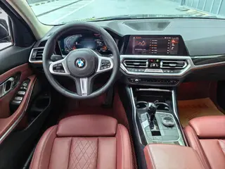 BMW 3 Series 2022 325i M Sports suit interior photo 17 BMW 3 Series 2022 325i M Sports suit interior photo 17