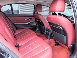 BMW 3 Series 2022 325i M Sports suit interior photo 18 BMW 3 Series 2022 325i M Sports suit interior photo 18