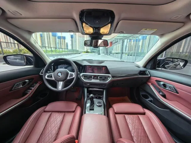 BMW 3 Series 2022 325i M Sports suit interior photo 20 BMW 3 Series 2022 325i M Sports suit interior photo 20
