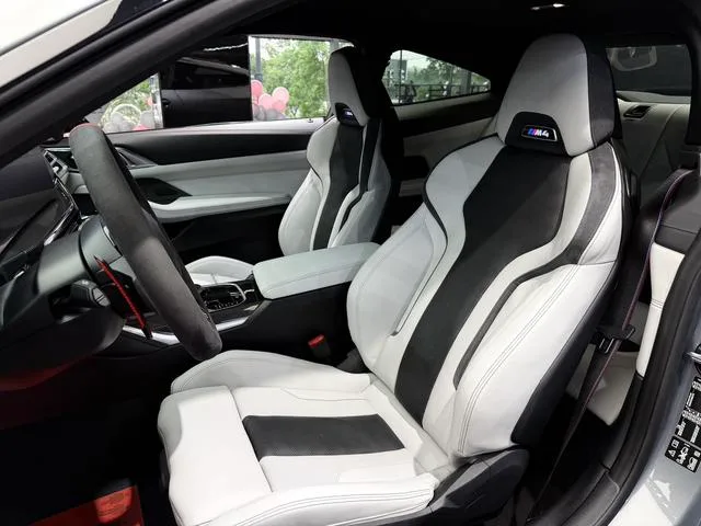 BMW M4 2024 M4 Coupe M xDrive Thunder Edition interior photo 9 BMW M4 2024 M4 Coupe M xDrive Thunder Edition interior photo 9